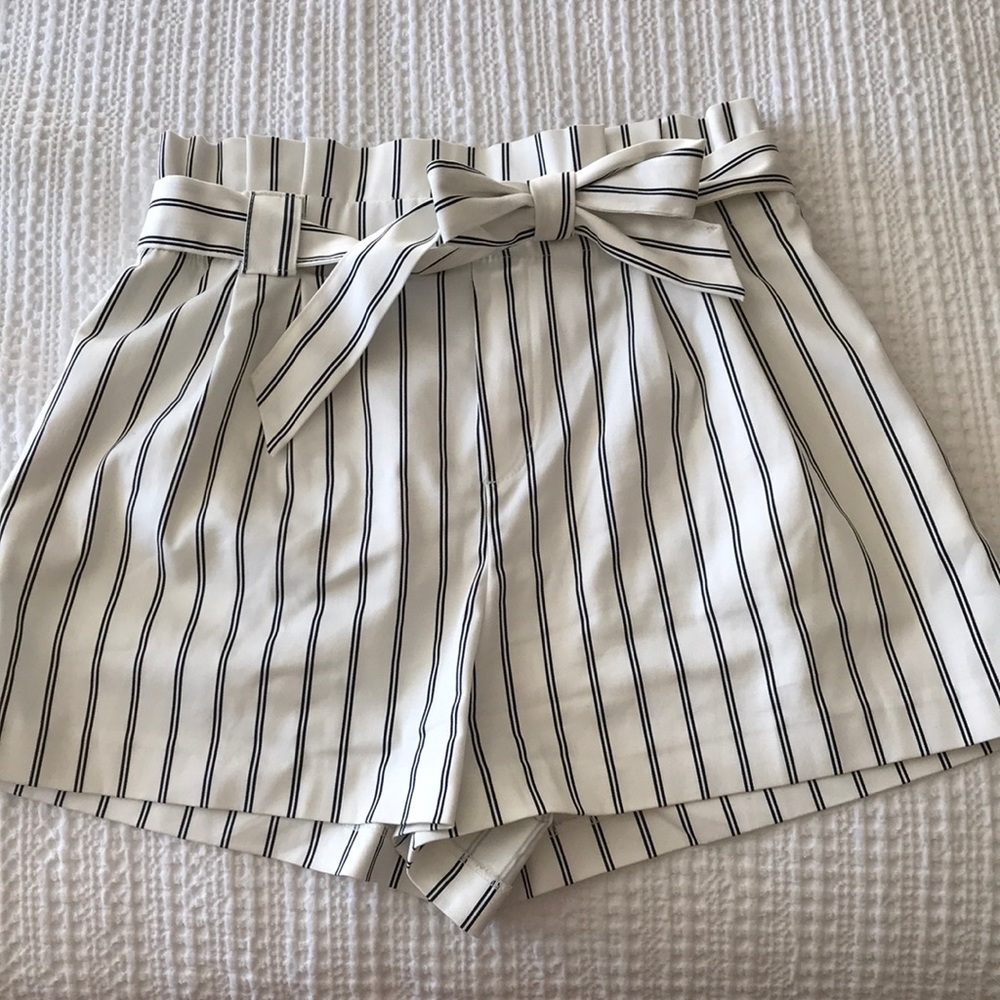 Zara shorts M